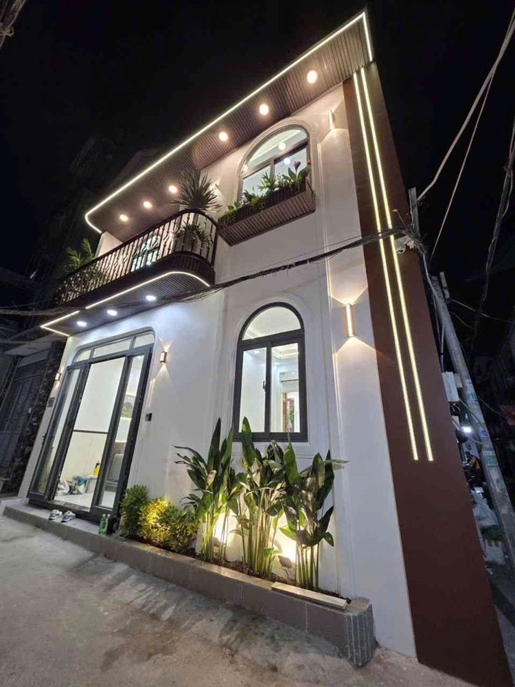 Bán Nhà Siệu Đẹp Q7 Ngang 7.5 X7 Đúc Bê Tông Mới