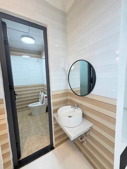 Bán Khách Sạn Mới Toanh Srxd Hoàn Công Hẻm Lê Hồng Phong P4 Tp Đà Lạt (Phường Xuân Hương)