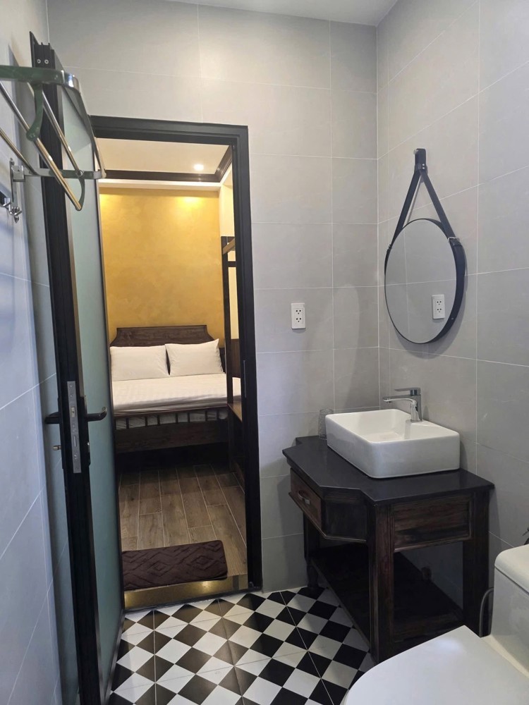 Bán Khách Sạn Mới Toanh Srxd Hoàn Công Hẻm Lê Hồng Phong P4 Tp Đà Lạt (Phường Xuân Hương)