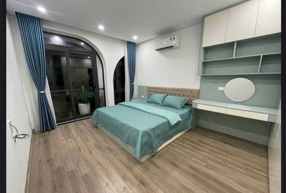 Nhà Thạch Bàn – Ô Tô Vào Nhà – 6 Tầng Thang Máy - Full Nội Thất Cao Cấp