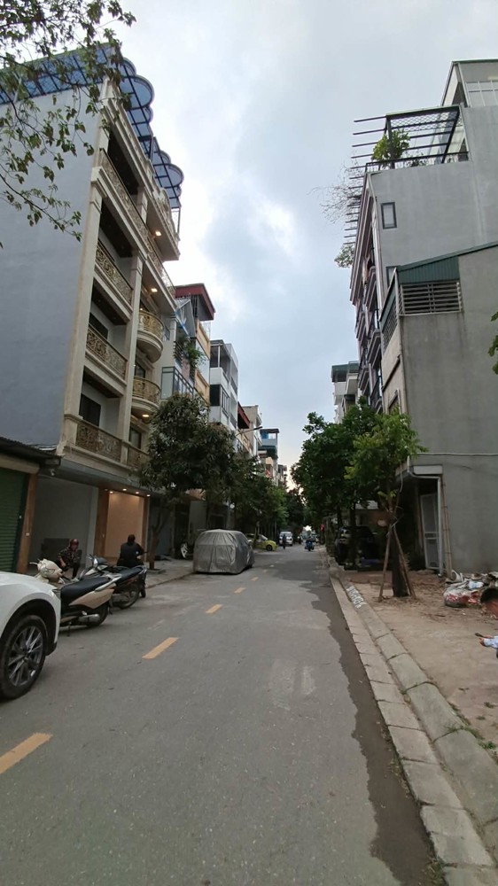 Bán Đất Việt Hưng 135M2- Mt 7M- Ngõ Thông, Ô Tô Tránh -16.X Tỷ