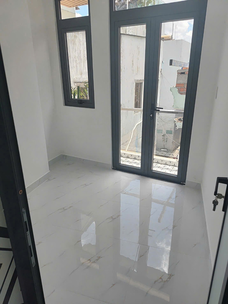 Bán Nhà Khu Dân Cư Hiện Hữu 2 Tầng – Chỉ 1Tỷ 690Tr Tại Q7