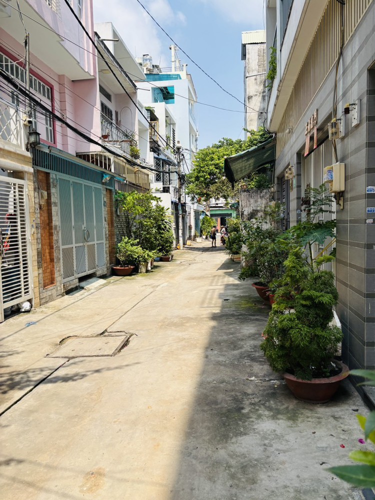 Bán Nhà Hxh Khuông Việt Tân Phú Gần Đầm Sen 4 Tầng Kiên Cố Nhỉnh 8 Tỷ Xíu