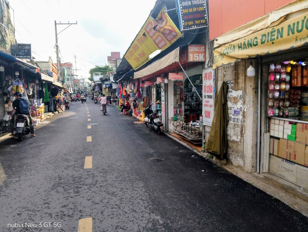 Sang Nhượng Quán Phụ Kiện Điện Thoại Tại Dĩ An, Bd