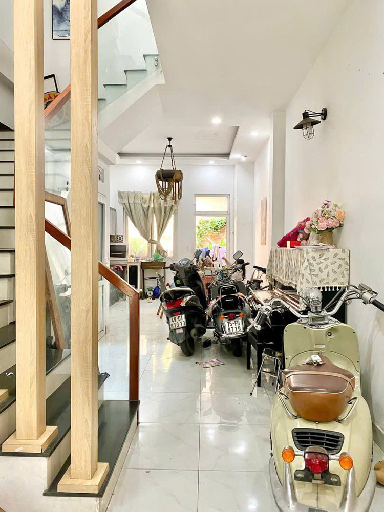 Bán Nhà 3 Tầng Hiệp Bình Thủ Đức 86M2 Giá 6,3 Tỷ