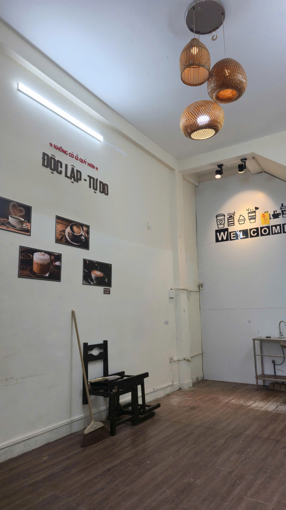 Cho Thuê Mặt Bằng Kinh Doanh Tầng 1 Riêng Biệt , Mặt Hồ Thoáng Mát Tại Đống Đa , Hà Nội