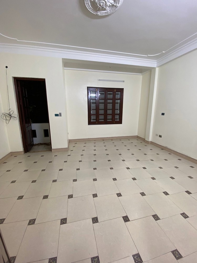 Ô Tô Tránh Trung Kính, 1 Nhà Ra Phố 42/50M 4T Kinh Doanh, 25.9 Tỷ