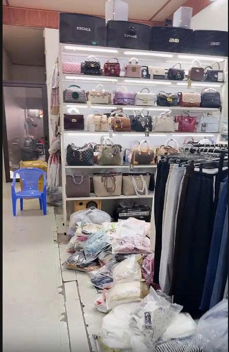 Do Chồng E Chuyển Đổi Công Tác Về Nam Định Nên E Muốn Sang Nhượng Lại Cửa Hàng Quần Áo, Túi Xách