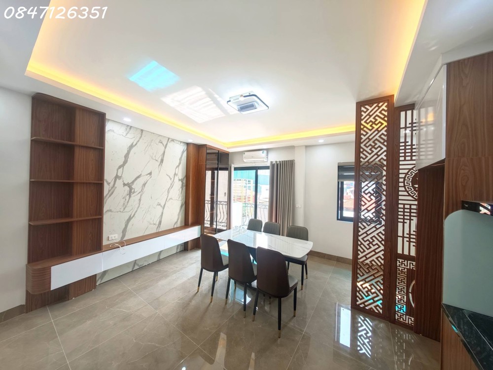 Siêu Phẩm Cầu Giấy 40M 7T Thang Máy, Gần Ô Tô, Mới Tinh, Nhỉnh 11 Tỷ