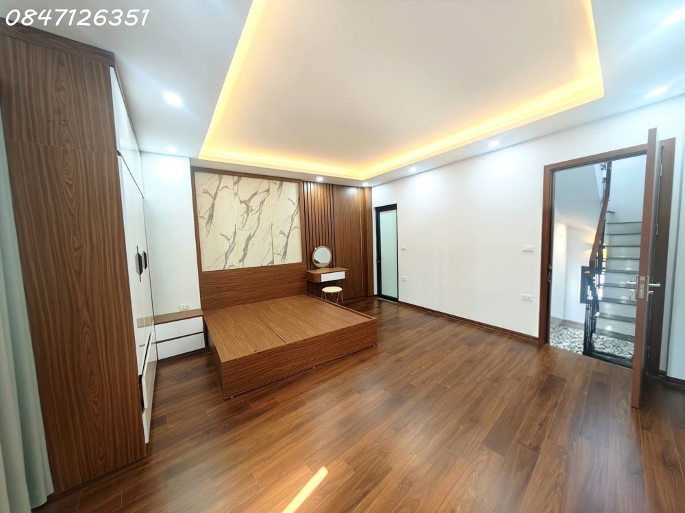 Siêu Phẩm Cầu Giấy 40M 7T Thang Máy, Gần Ô Tô, Mới Tinh, Nhỉnh 11 Tỷ