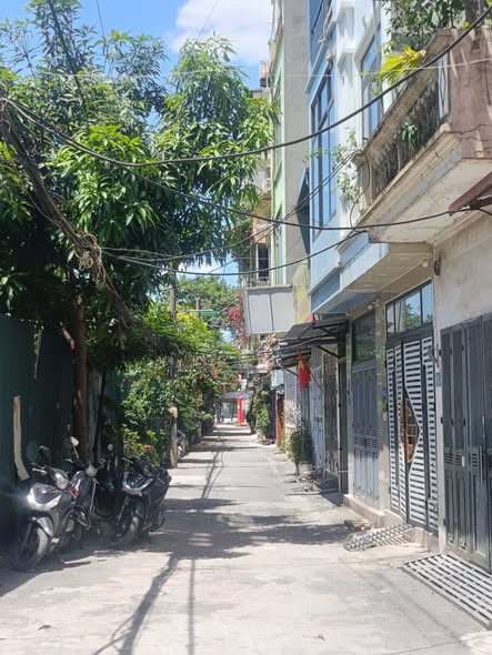 Bán Nhà Lâm Hạ,Nhà Cũ Ô Tô Đỗ Cửa 10 Tỷ 50M Long Biên