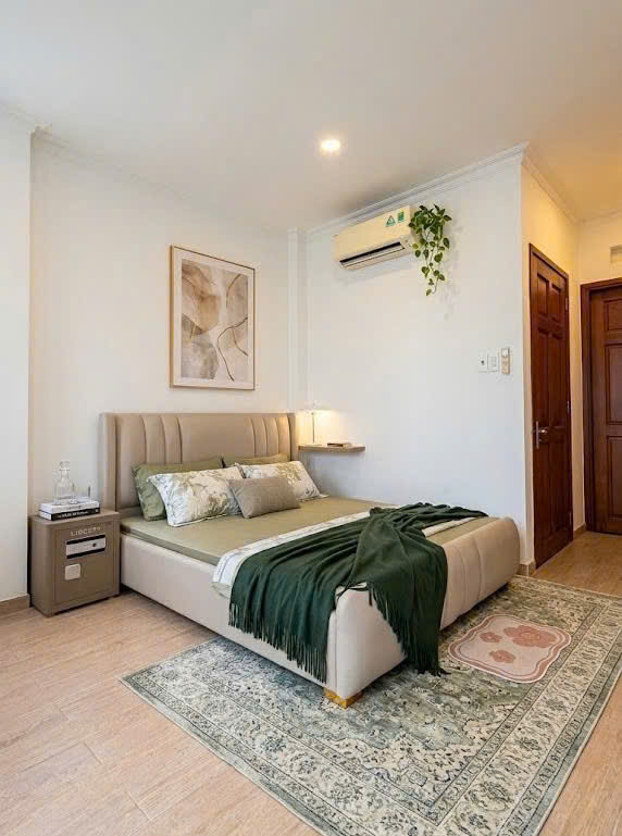 Bán Nhà Nguyễn Văn Nguyễn, Quận 1, 5 Tầng, 4.2 X 9, Giá 7 Tỷ