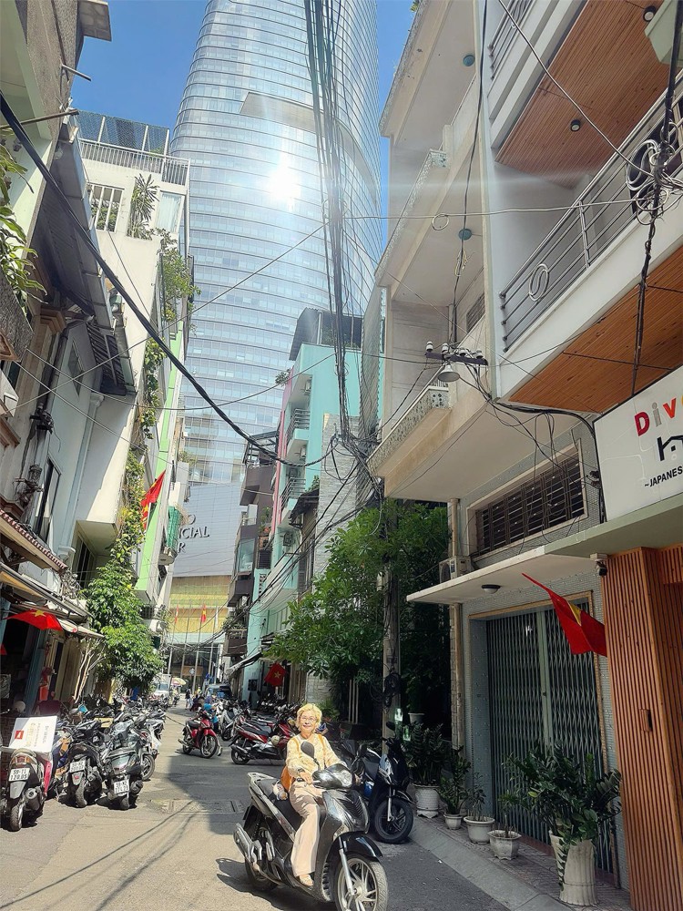 Cực Phẩm Không Có Sản Phẩm Thứ 2 Để So Sánh - Bán Nhà 3 Mặt Tiền Lớn Nguyễn Huệ & Hải Triều & Hàm