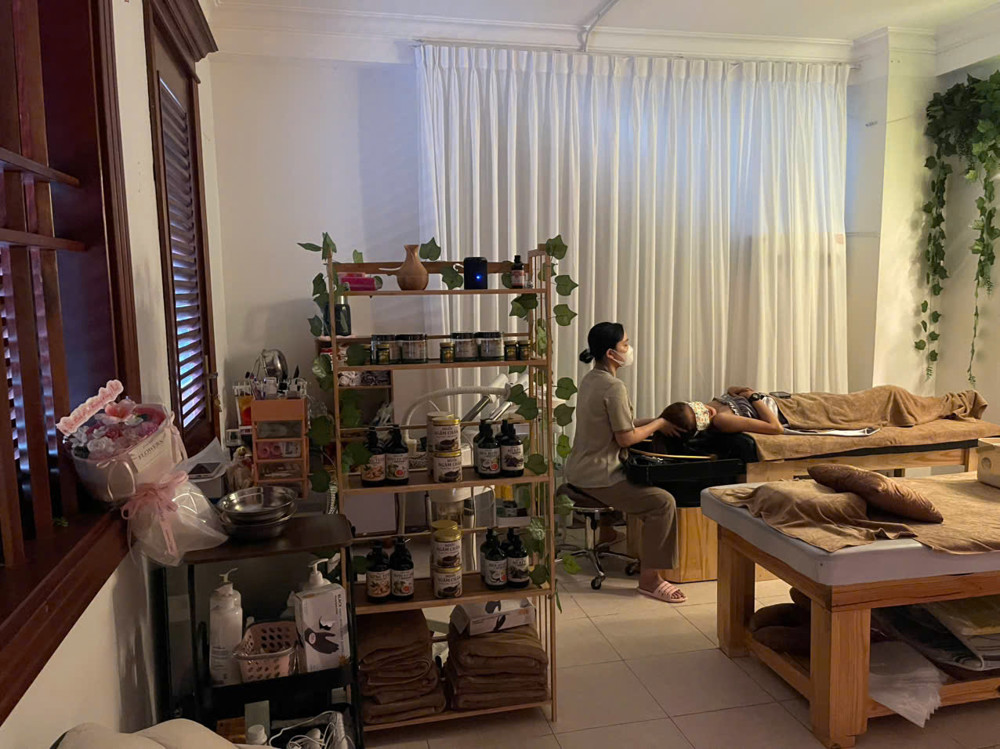 Quận 2 ! Sang Rẻ Chỉ 49 Tr, Spa Gội – Body Decor Đẹp, Mb Thuê Rẻ : 6,5Tr, Kdc Cắt Lái Dân Cư Đông,