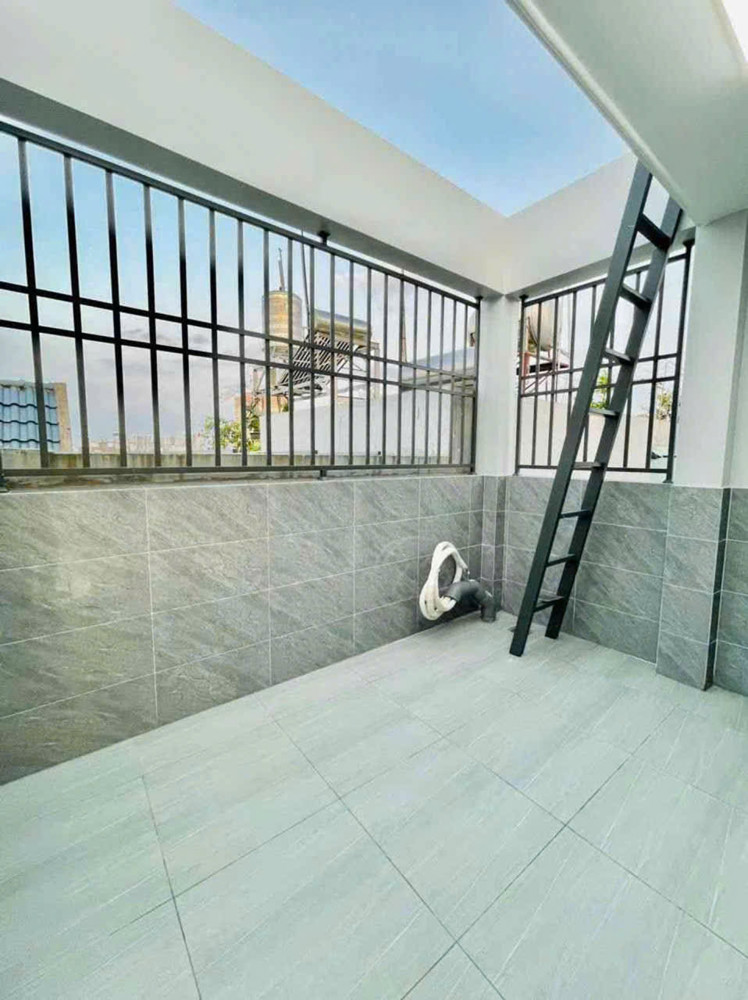 Bán Nhà Mặt Đường Trước Nhà Rộng Hơn 10M, Hẻm 8M Ô Tô Tránh Nhau, Lê Văn Quới, 8,8 Tỷ