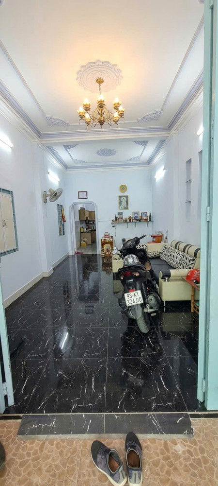 Bán Nhà Lũy Bán Bích Cách 20M Là Ra Mặt Tiền 120M Ngang Hơn 5M Chỉ 8.5 Tỷ