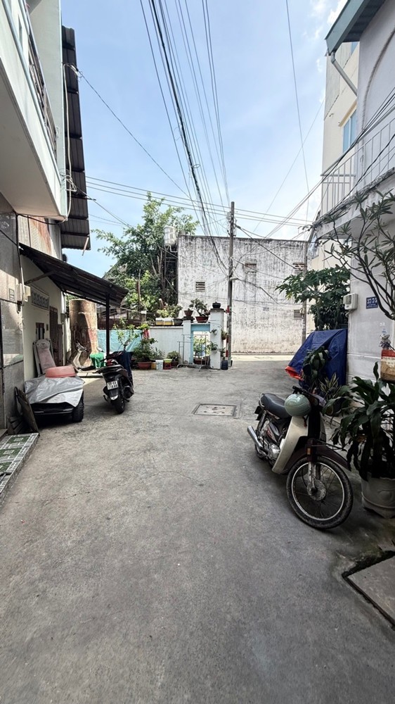 Nhà Đẹp Lũy Bán Bích Tân Phú Ô Tô Đỗ Sát Nhà 50M2 Ngang 4,5M 3 Phòng Ngủ Chỉ 5.2 Tỷ