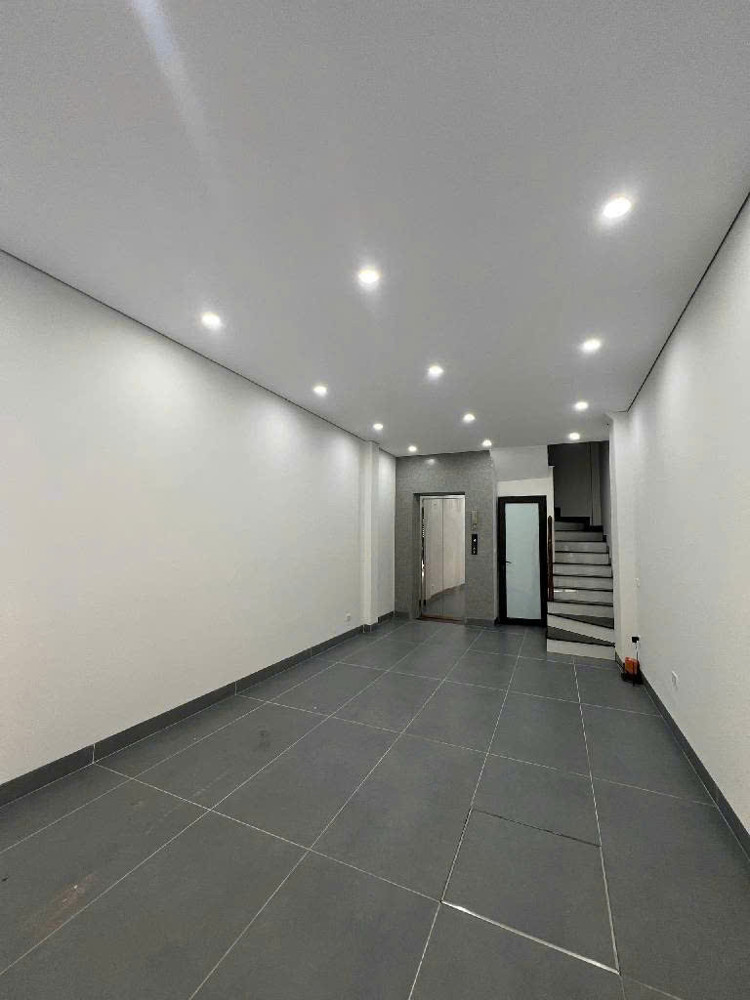 Hiếm Nhà Đẹp Thạch Bàn – Cổ Linh 6 Tầng Thang Máy Ô Tô Đỗ Cổng Gần Hồ Điều Hoà , Công Viên
