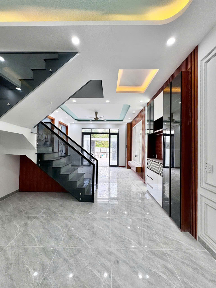 Bán Nhà 2 Tầng P.biên Hòa,Shr Thổ Cư,Đường Nhựa 2 Ô Tô,Gần Trường Chu Văn An