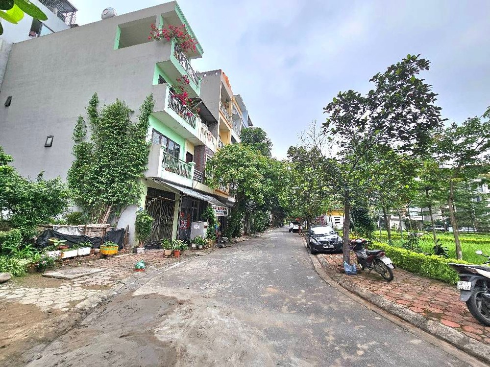 Bán Đất Việt Hưng 40M2- Vỉa Hè, Ô Tô Tránh Đỗ, View Công Viên- 1X Tỷ