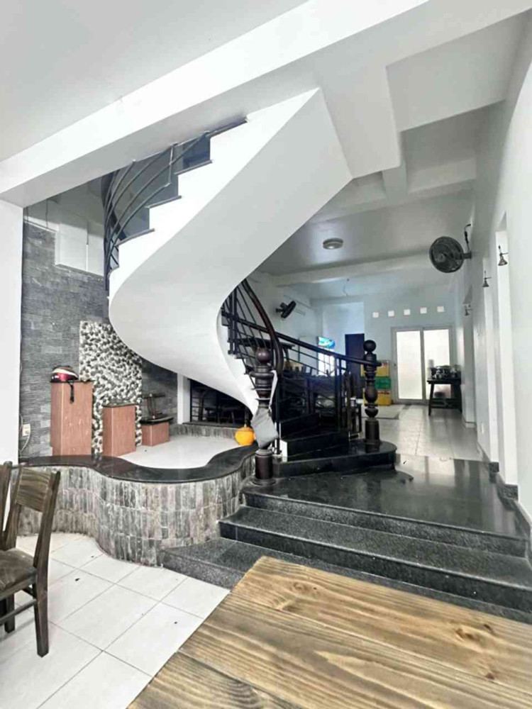 [H2590*] Cơ Hội Sở Hữu Nhà Mặt Tiền Đường 30M Sát Đh Văn Lang, Bình Thạnh - Giá 18.X Tỷ!