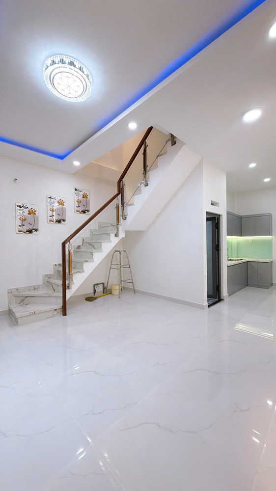 Sát Mặt Tiền Trung Tâm Q4 Kế Q1ngang Bề Thế 5 Dài 8 Đúc Bê Tông Xây Mới