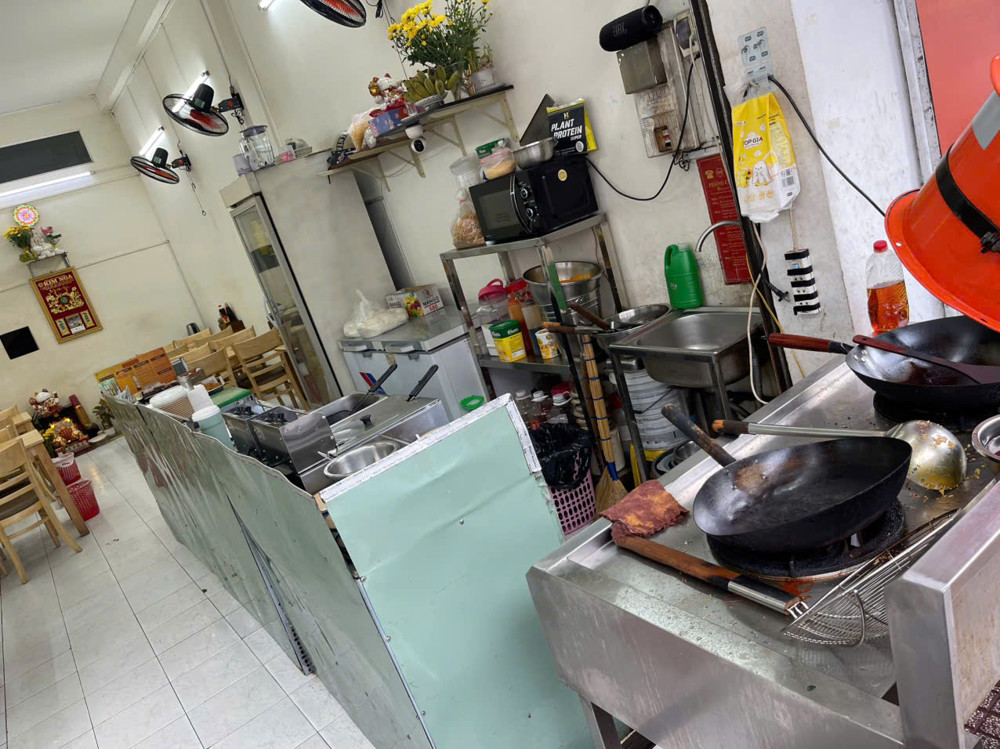 Quận 8, Sang Rẻ Quán Cơm Gà Chỉ 68 Tr Vị Trí Đẹp Mặt Tiền Rất Đông Sầm Uất , Mb : 3,5M X 14M ,