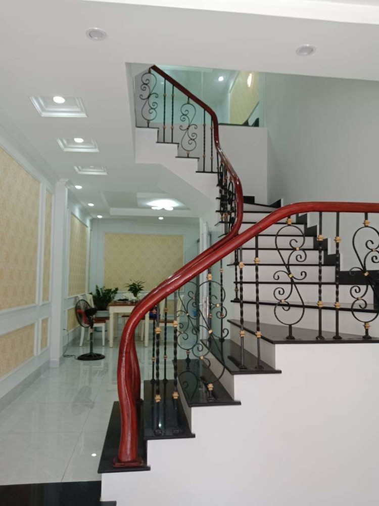 6.35 Tỷ Có Nhà 5 Tầng Lai Xá – Full Đồ