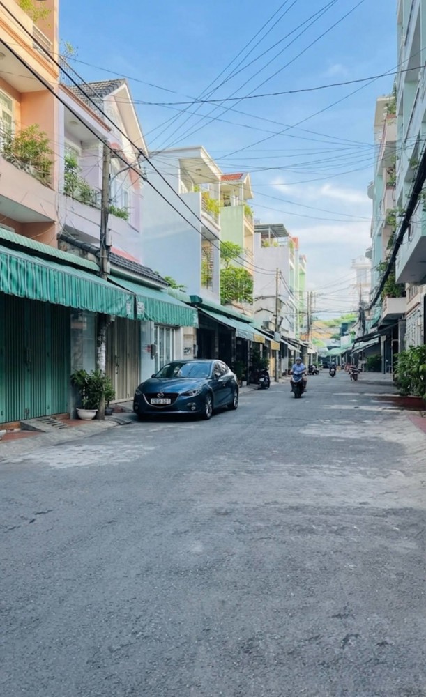 Ngay Lạc Long Quân - Mặt Tiền Chợ Trần Văn Quang - Gần 60M² - 6 Tầng