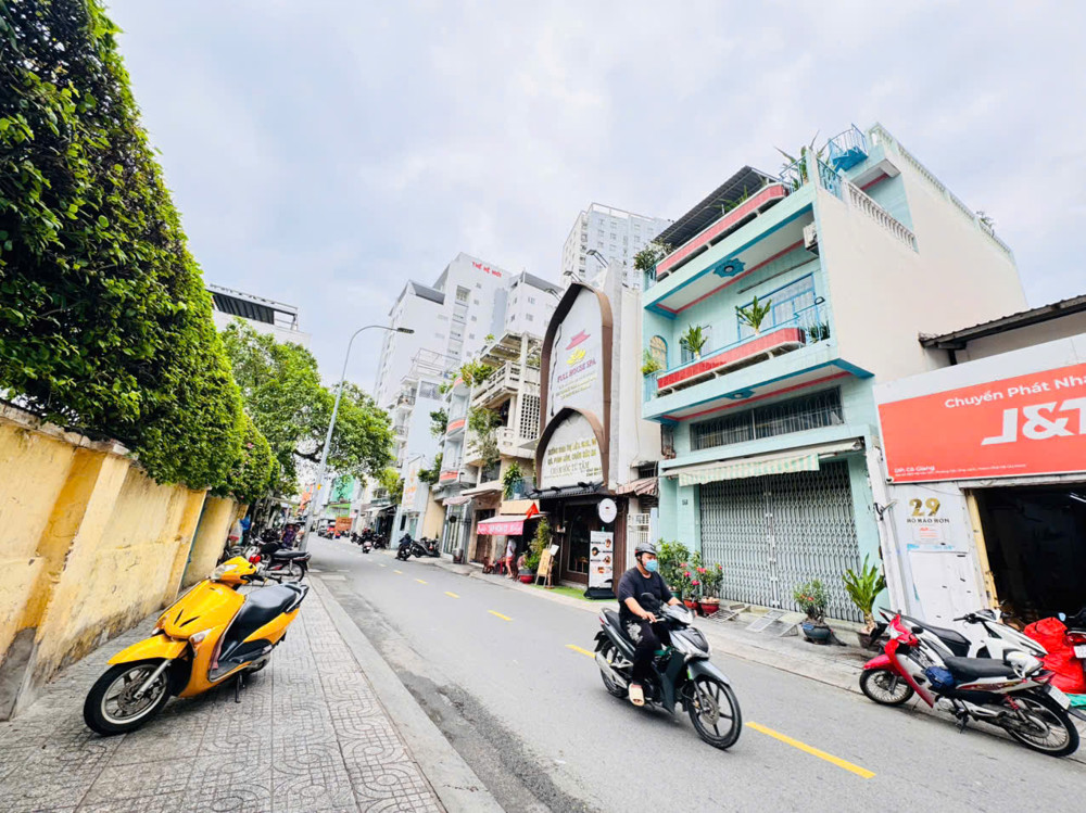 Quận 1: Bán Nhà 3 Tầng Mặt Tiền Hồ Hảo Hớn, P.cầu Ông Lãnh- Hdt Đều 38Tr/th- 0938676685 Giang Giang