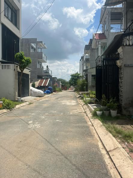 Rẻ Nhất Khu Chợ Long Bình Q9 Giá Chỉ Hơn 3Tỷ – Rẻ Hơn Chung Cư Cả Tỷ Đồng!