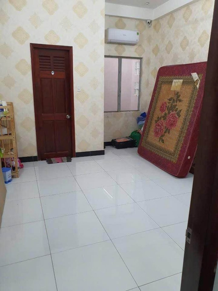 [K2610*] Ô Tô Ngủ Trong Nhà Sát Cầu Băng Ky Phan Văn Trị, 12.X Tỷ