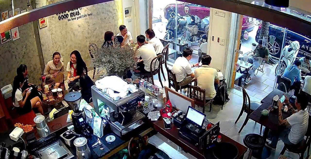 Sang Nhượng Quán Cafe Mặt Ngõ Ô Tô Tránh Đỗ Quang - Cầu Giấy