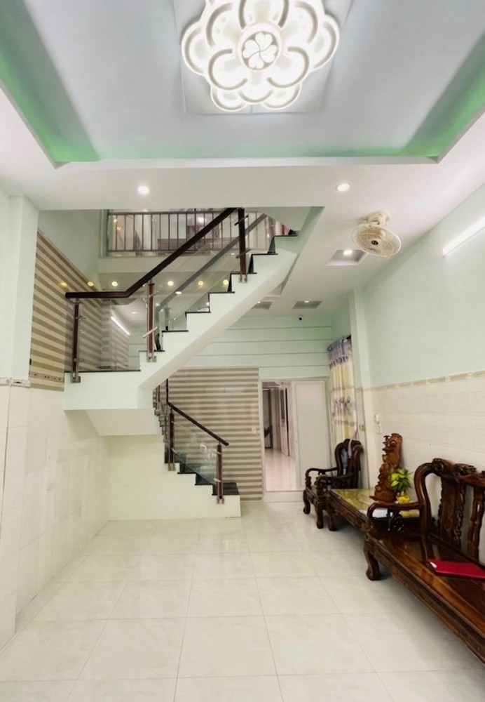 Lạc Long Quân, Tân Bình - Nhà 4 Tầng Gần 60M², Hợp Ở Và Khai Thác Dòng Tiền