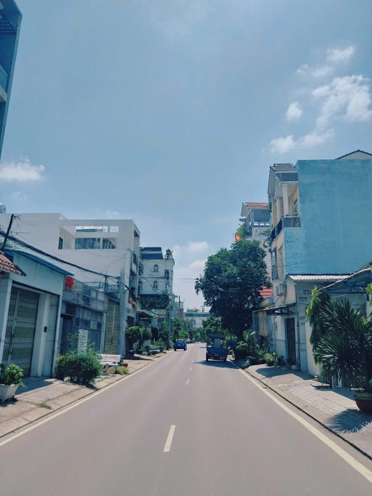 Nhà Phố 4 Tầng, Hàng Xóm Vạn Phúc - 68M2 – Nhỉnh 10 Tỷ - Đường 10M – Ôtô Dậu Trước Nhà