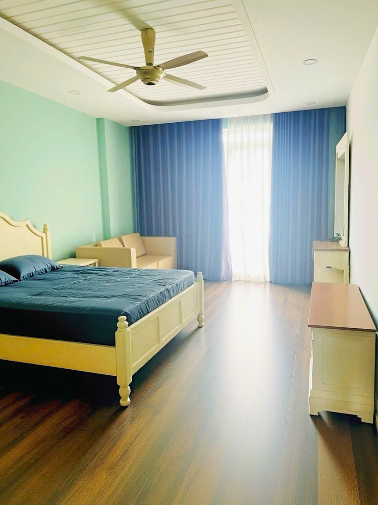 Nhà Phố 4 Tầng, Hàng Xóm Vạn Phúc - 68M2 – Nhỉnh 10 Tỷ - Đường 10M – Ôtô Dậu Trước Nhà