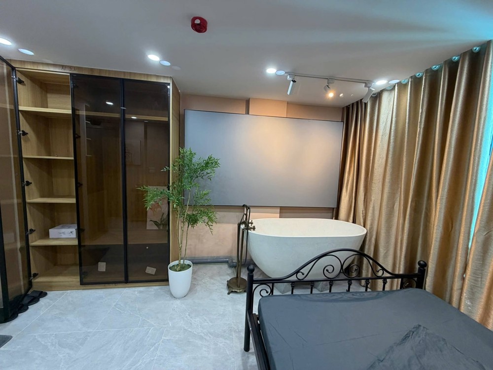 Bán Tòa Apartment Hoàng Ngân - Cầu Giấy - Ô Tô Tránh - Dòng Tiền 250 Triệu/tháng - 120M² - 9 Tầng 