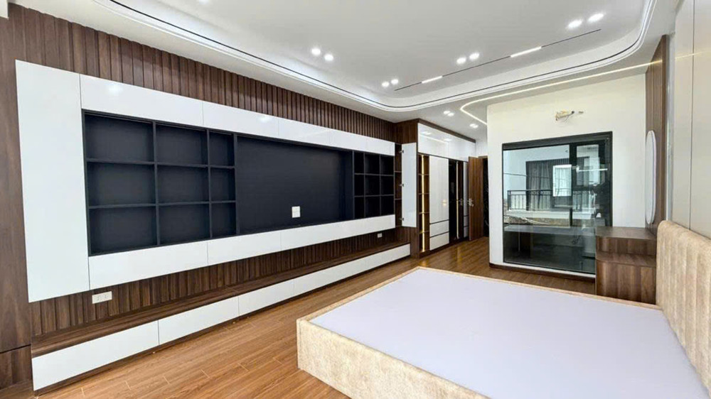 Bán Nhà Phố Trạm 50M 6 Tầng Thang Máy Chân Cầu Vĩnh Tuy Nhỉnh 13 Tỷ