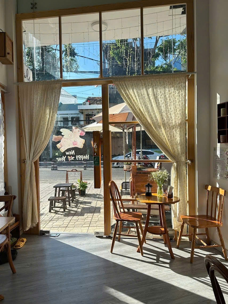 Sang Nhượng Quán Cafe Siêu Đẹp Giá Chỉ 1Xxtr Có Phòng Ngủ Lại Tại Nha Trang