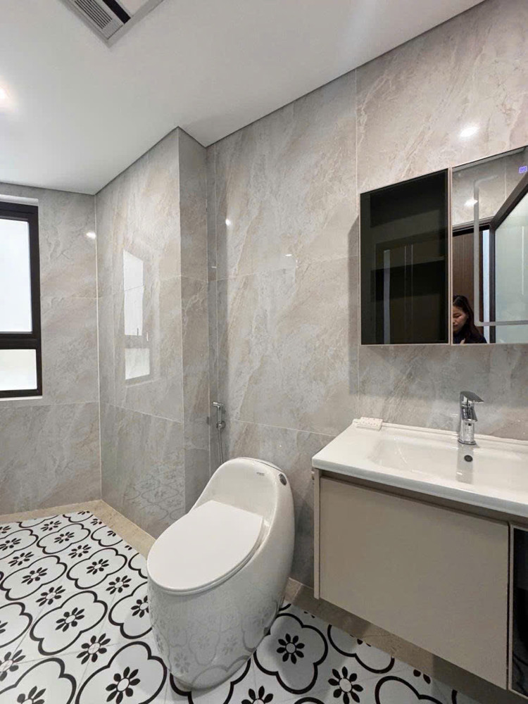 Bán Nhà Nguyễn Văn Cừ 34M 6 Tầng Mt7.25m Thang Máy Gara Ô Tô Nhỉnh 12 Tỷ