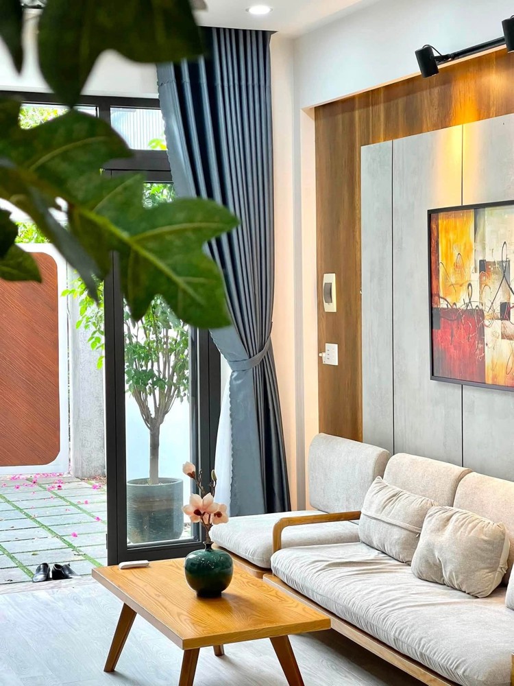 Siêu Phẩm - Nhà 3 Tầng 3 Mê Nguyễn Huy Tự - Sát Ngay Bãi Tắm