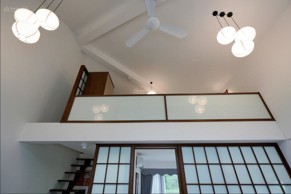 Bán Bt Mặt Suối-Dòng Tiền 250Tr/năm Tại Hasu Village-3,6 Tỷ,150M2, Sổ Đỏ, Full Nội Thất