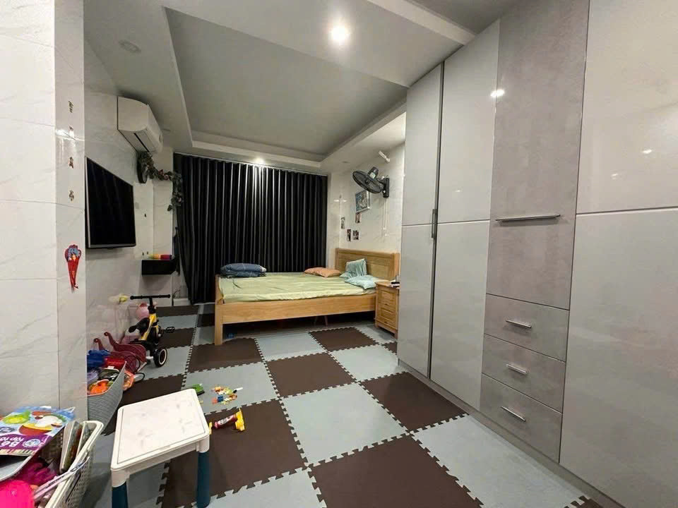 Chính Chủ Bán Nhà 5 Tầng Mặt Ngõ Văn Chương 1 - Trung Tâm Đống Đa - Kinh Doanh Tốt - Tiềm Năng Cao