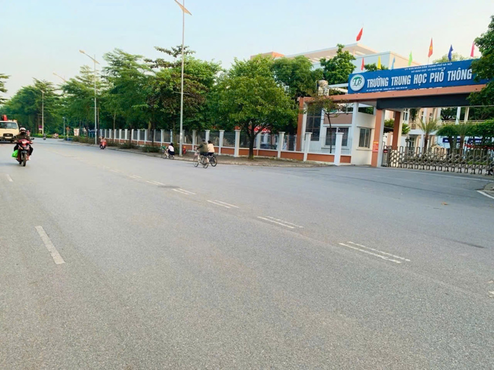 Nhà Đẹp Thạch Bàn – Cổ Linh 62M² X 6 Tầng Gara Ô Tô Thang Máy 15 Tỷ