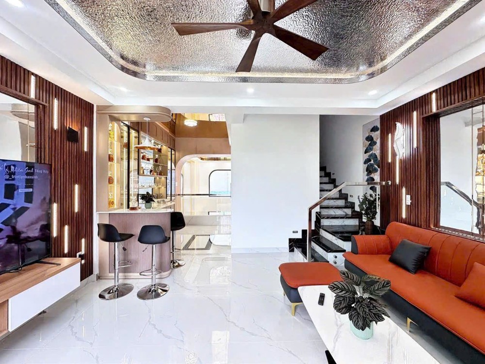 Nhà Đẹp Kiêu Sa, Khu Đồng Bộ Hoàng Quốc Việt, Nội Thất Đẳng Cấp, Chỉ Hơn 14 Tỷ