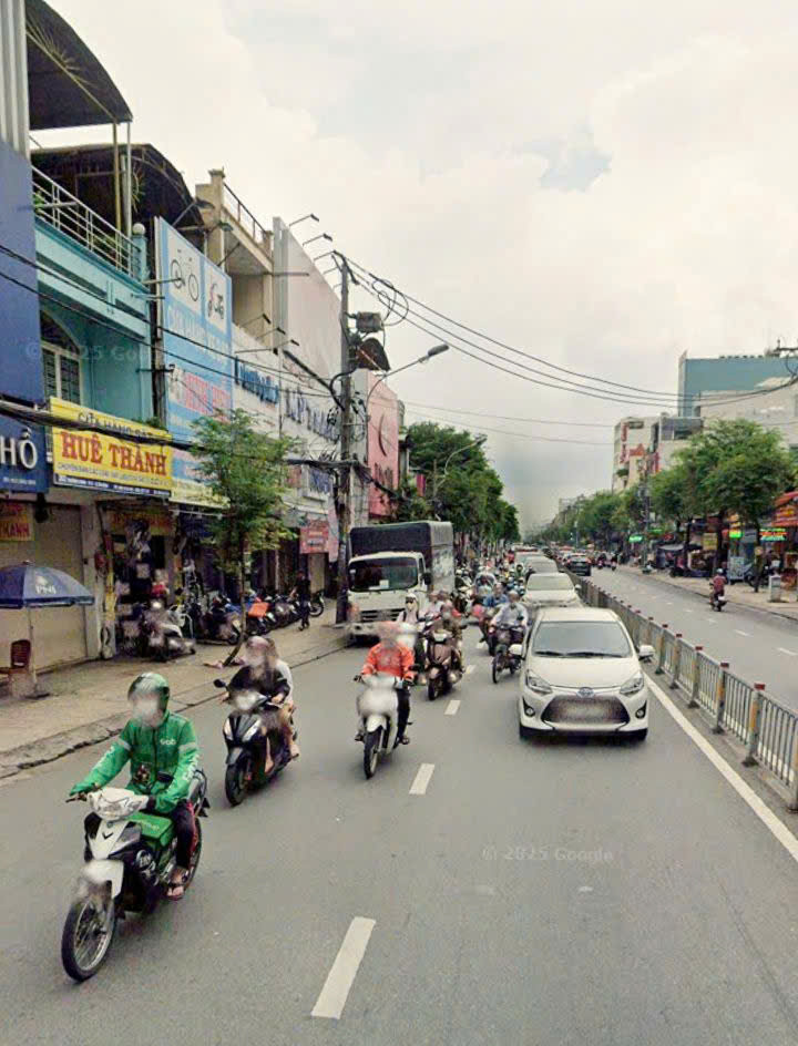 Bán Nhà Mặt Tiền Trường Chinh Tân Bình 69M2 Vỉa Hè 10M Giá 19 Tỷ - Đang Cho Thuê 40Tr/tháng