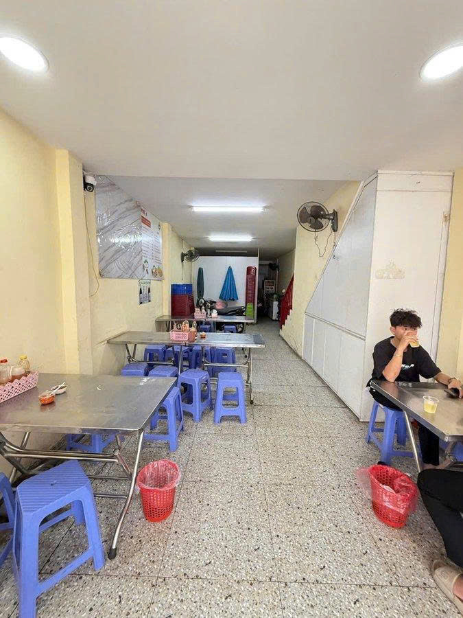 Bán Nhà Mặt Tiền Trường Chinh Tân Bình 69M2 Vỉa Hè 10M Giá 19 Tỷ - Đang Cho Thuê 40Tr/tháng