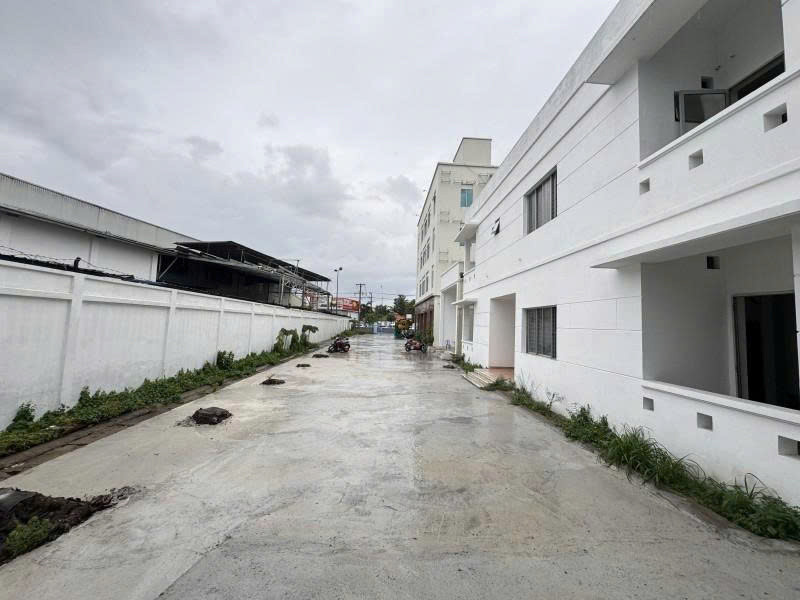 Bán Nhà + Kho Xưởng, Mặt Tiền Độc Lập, P.dĩ An, 1900M2 (24X81m), 4 Tầng, Chỉ 32 Tỷ