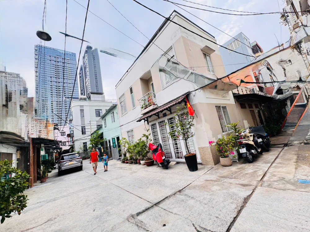 Quận 1: Ngang Lớn 13M*12m- Bán Nhà 2 Tầng Mặt Tiền Hxh Nguyễn Trãi, P.cầu Ông Lãnh- Khu Vip Nhà Cao
