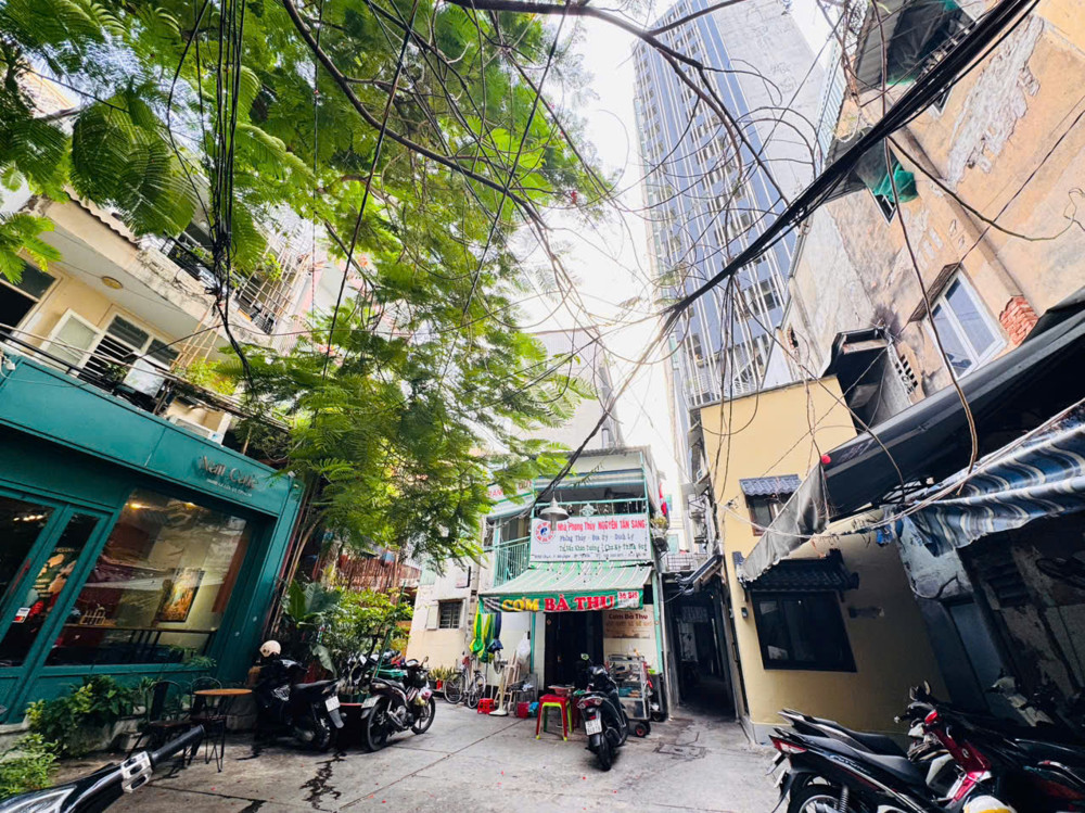 Quận 1: Bán Shophouse Một Phần Mặt Tiền Lê Lợi, P.sài Gòn- Dt 56M2 Ngang 11.5M*5m Sh Vuông Đẹp